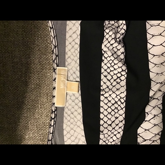 Michael Kors Women’s Blouse - Picture 6 of 6